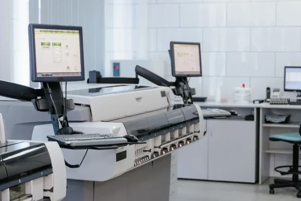 Dentro de las Ventajas de la Impresión Digital es que en impresos césar contamos con el mejor equipo para tus trabajos Las Ventajas de la Impresión Digital es que tu trabajo está ese mismo día